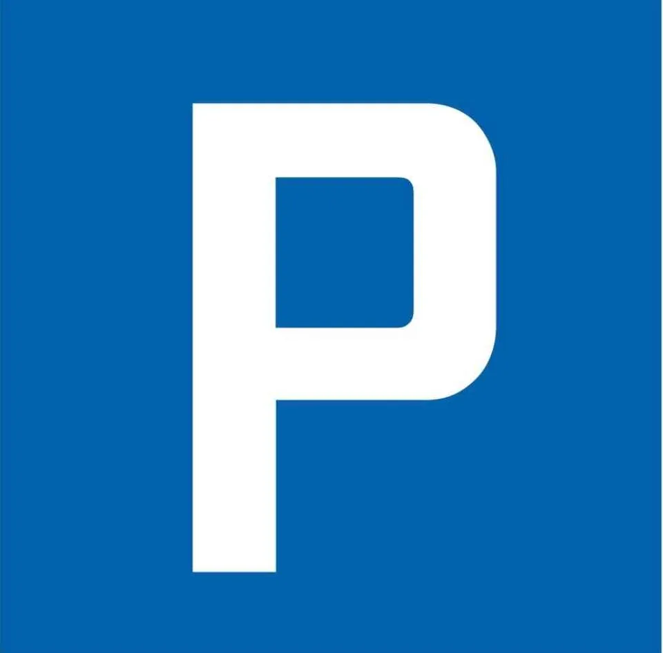 offener Parkplatz in Safnern