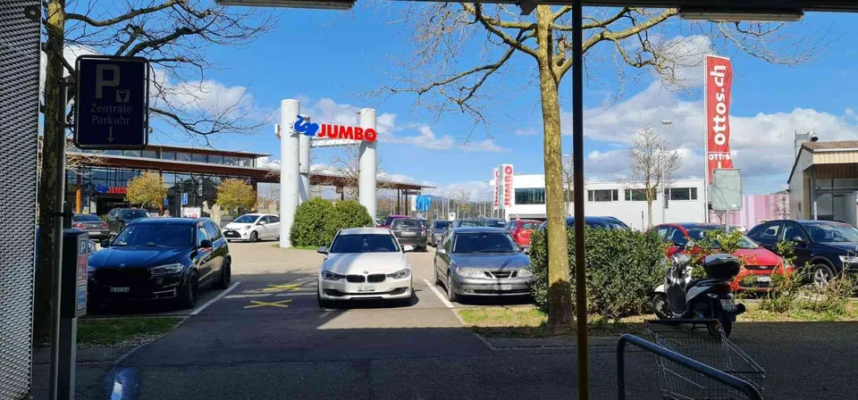 25-100m2 Laden und Büroflächen im Center mit Jumbo, Ottos, etc.