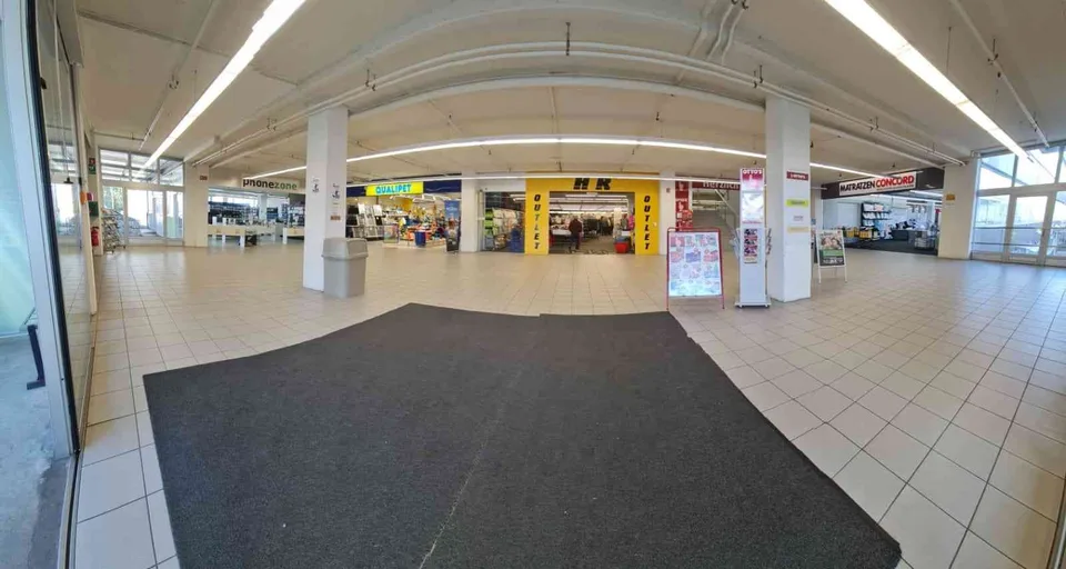 25-100m2 Laden und Büroflächen im Center mit Jumbo, Ottos, etc.