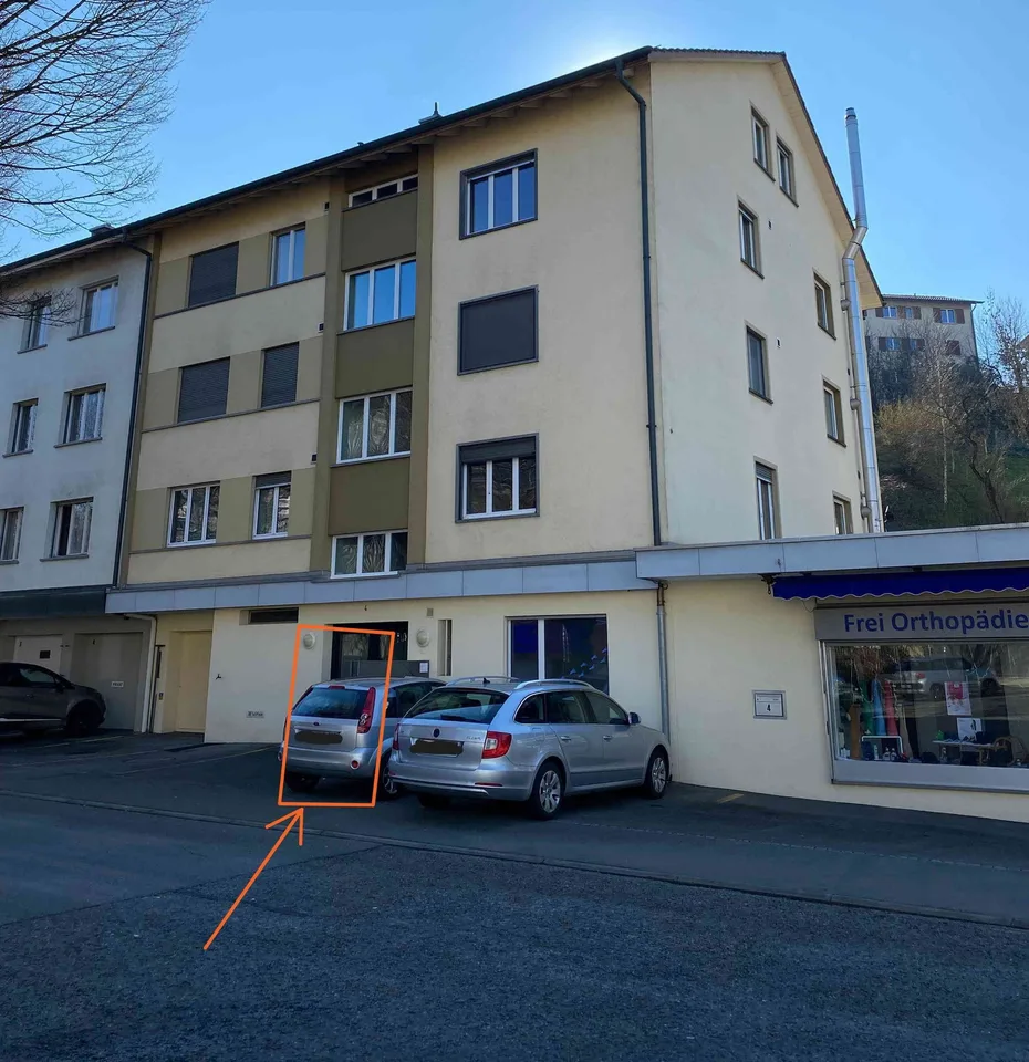 Parkplatz beim Bahnhof Papiermühle