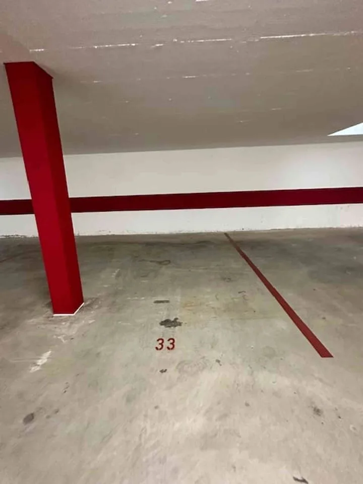 "Tiefgaragenstellplatz in Lengnau - sofort verfügbar"