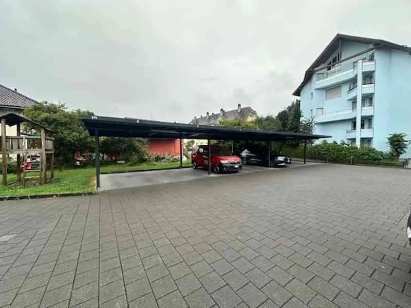 "Überdachter Parkplatz an der Hauptstrasse 5 in Gerlafingen"