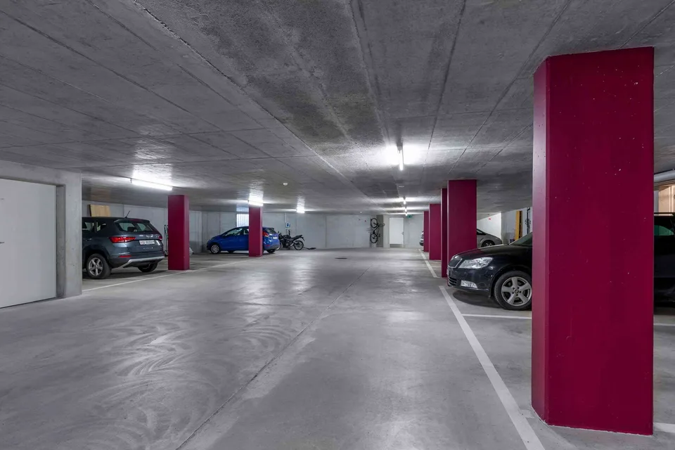 Tiefgaragenplatz zu vermieten (E-Ladestation auf Wunsch verfügbar)