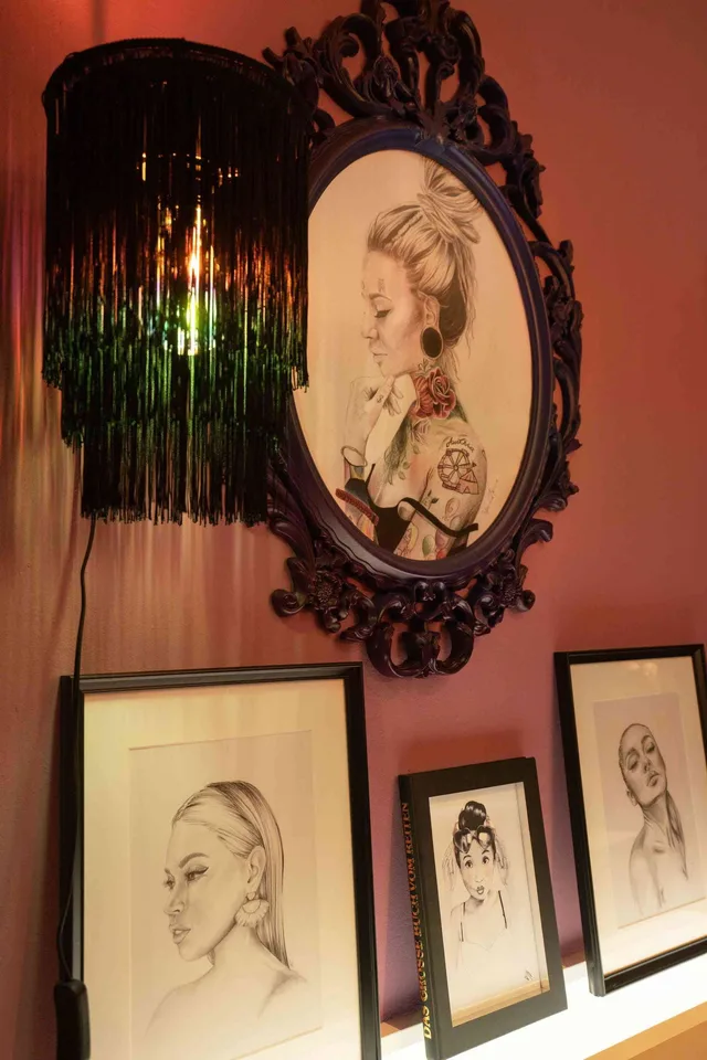 Tattoo-Arbeitsplatz im inspirierenden Frauenstudio zu vermieten