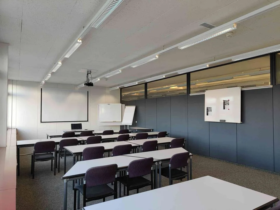 Schulungsraum mit 16 bis 20 Ausbildungsplätzen - Preis/Tag CHF 800.00