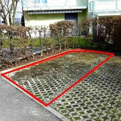 Parkplatz (ungedeckt), Neuenkirch im Dorfkern