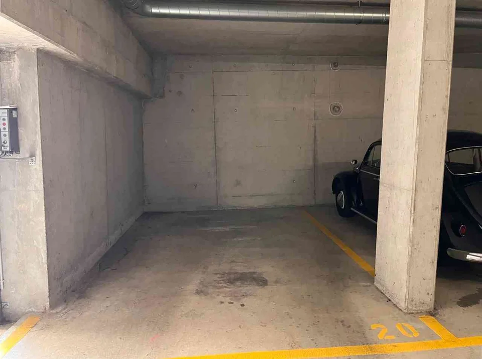 Place de parc dans garage souterrain