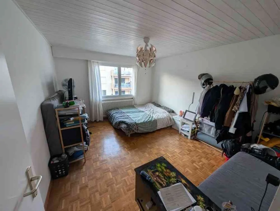 4,5 pièces/92 m² avec balcon 2 salles de bains 2e place de park 30.-