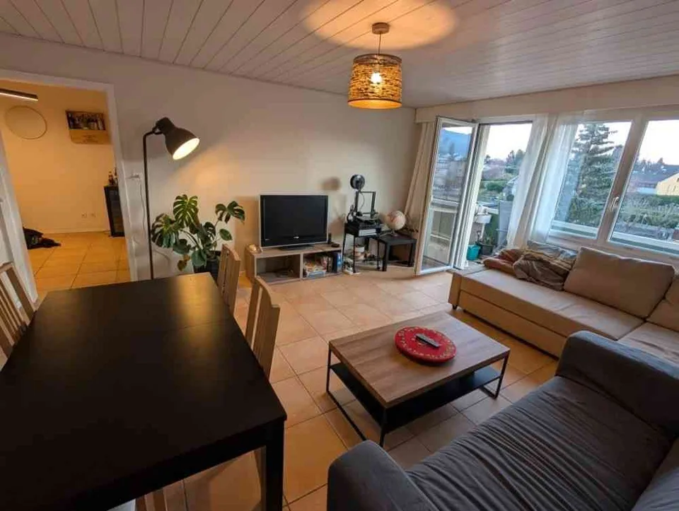 4,5 pièces/92 m² avec balcon 2 salles de bains 2e place de park 30.-
