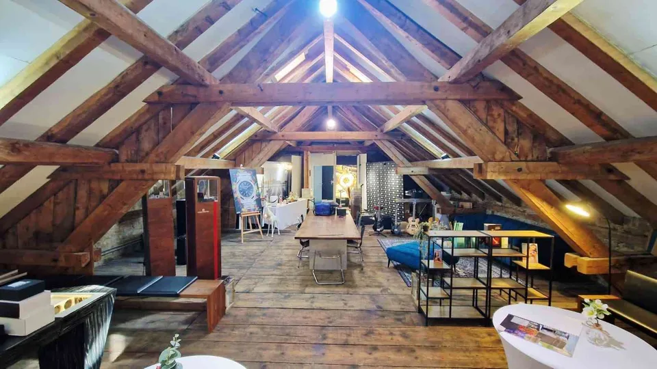 Espace mansardé de style loft à louer - 130 m2 - Chaux-de-Fonds