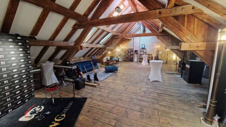Espace mansardé de style loft à louer - 130 m2 - Chaux-de-Fonds