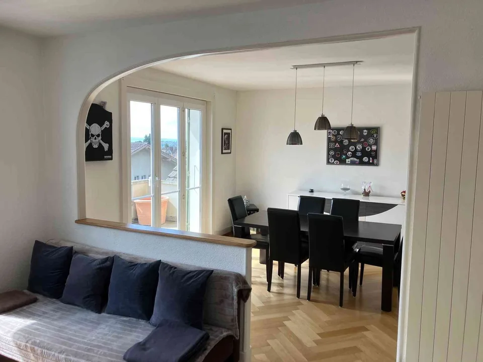 Belle appartement de 31/2 bien lumineux avec grand garage et balcon