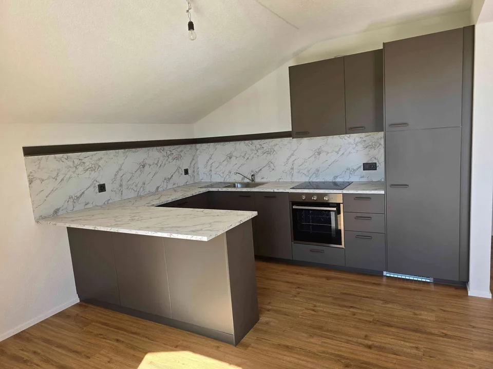 Appartement fraichement rénové de 2.5 pièces à Courtion