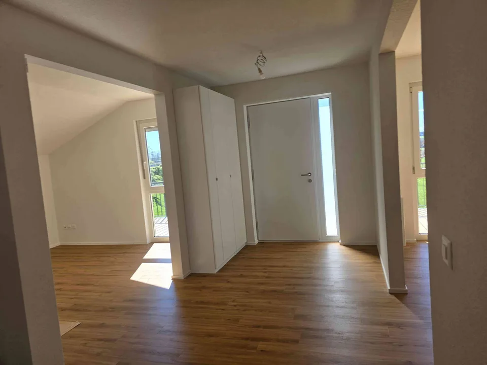 Appartement fraichement rénové de 2.5 pièces à Courtion