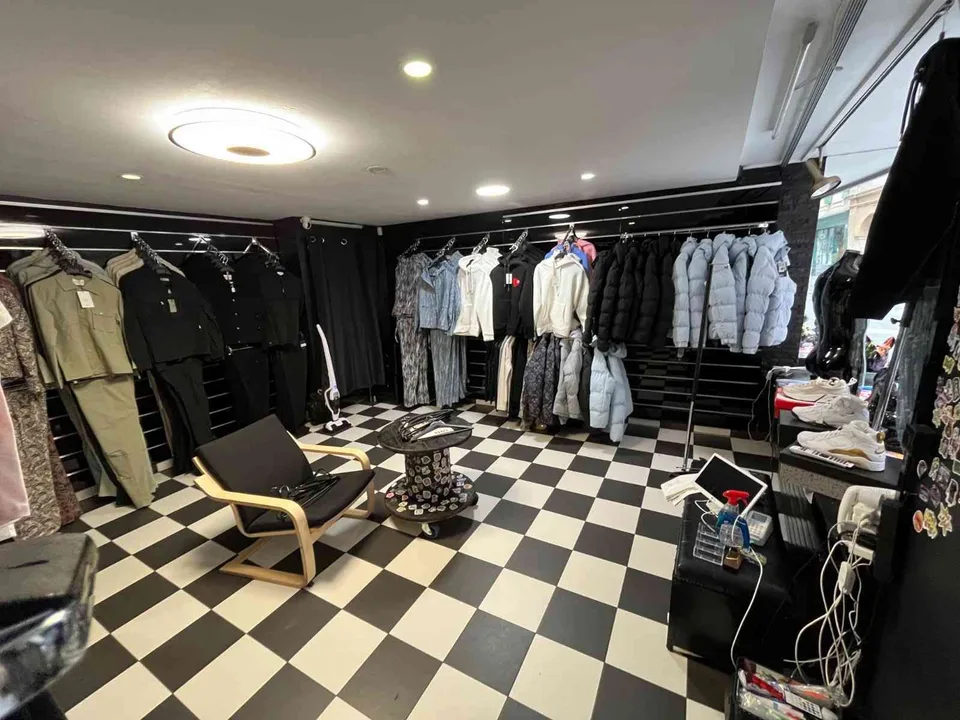 LOCAL COMMERCIAL RUE DES MOULINS
