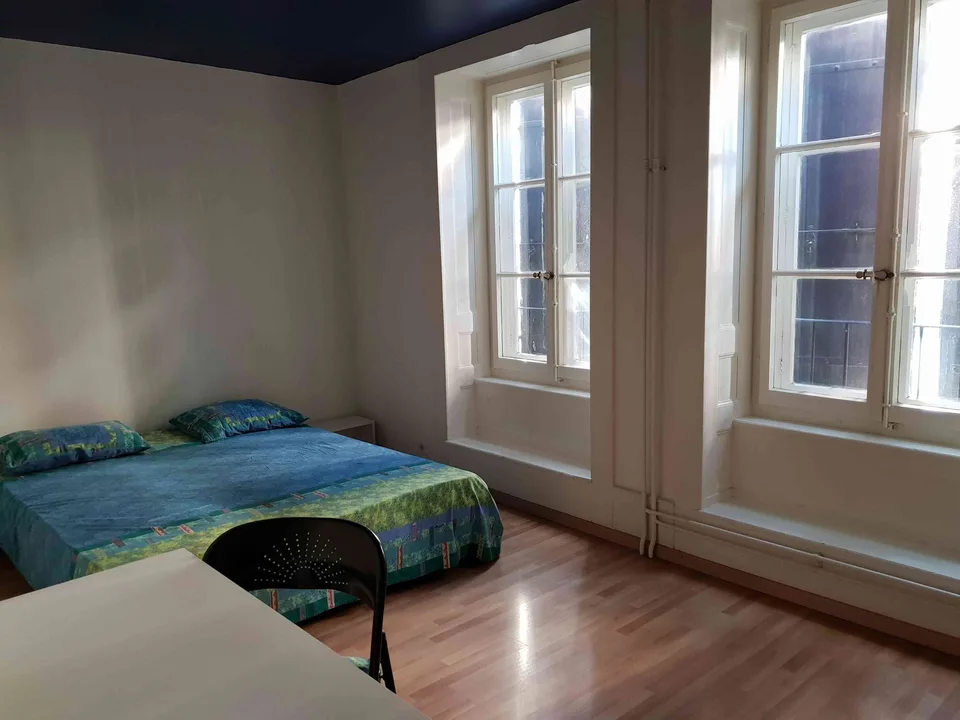Chambre Meublée en Colocation – Emplacement Idéal Centre-Ville