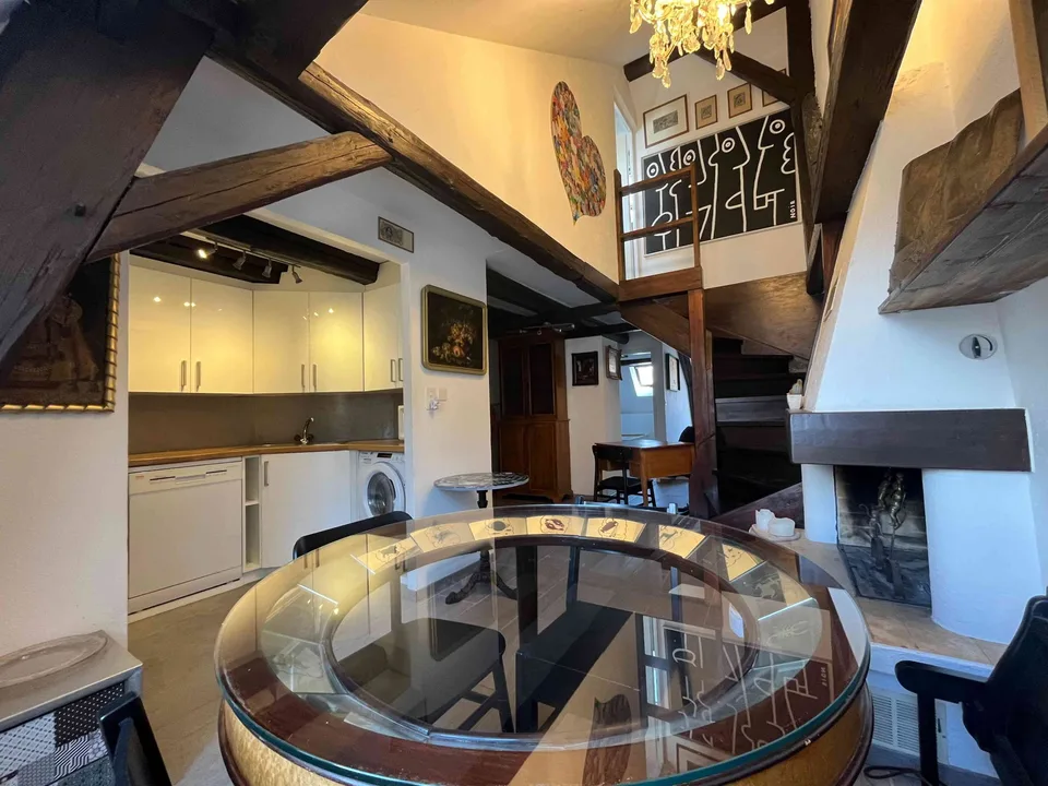 Appartement de charme au centre de Neuchâtel avec vue sur le château