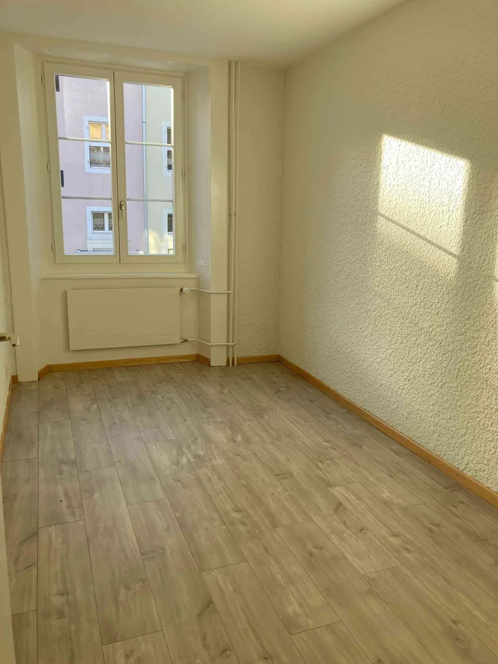 Le Locle - Lumineux appartement 3 pièces traversant