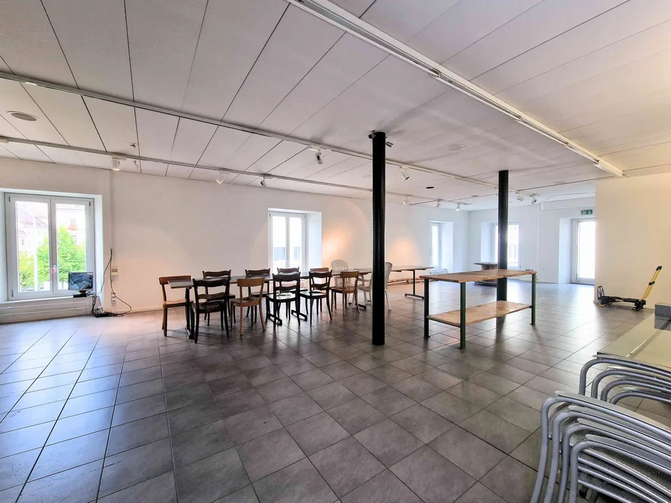 À louer — Local commercial spacieux et lumineux