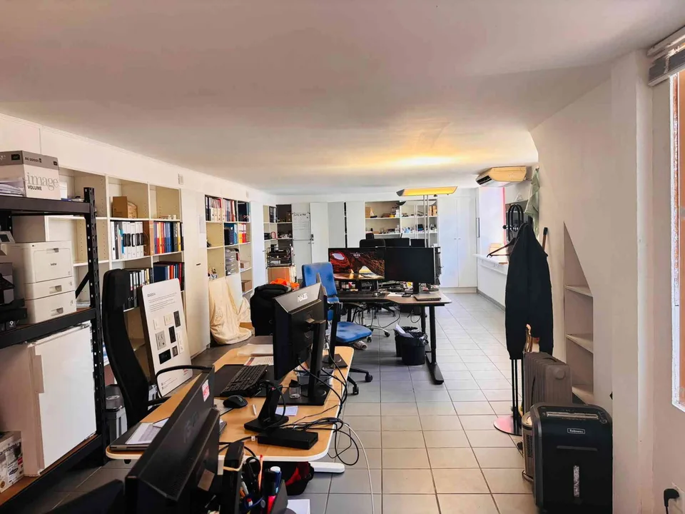 Surface commerciale de 240 m² – Emplacement stratégique à Neuchâtel