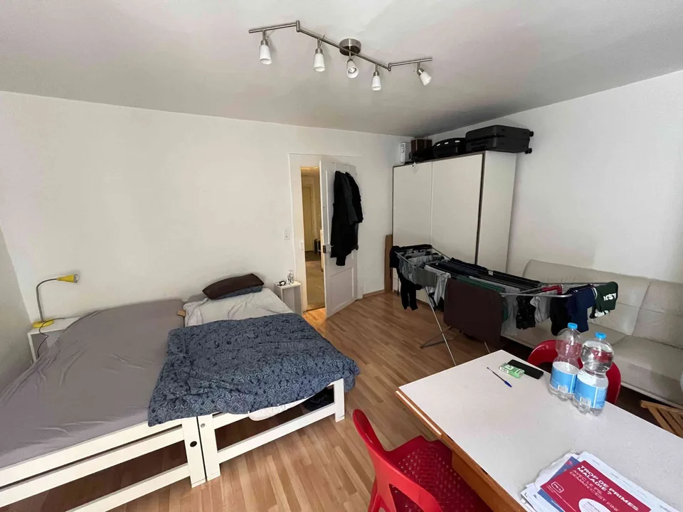 Grande chambre meublée – Centre Neuchâtel