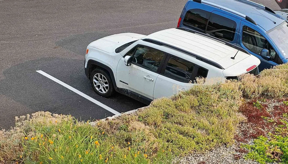 Place de parking externe pour voiture