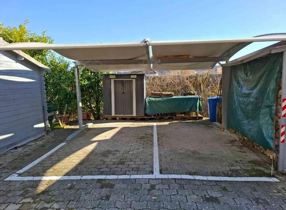 A LOUER 2 PLACES DE PARC COUVERTES - 2525 Le Landeron / NE