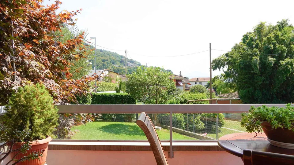 affittasi luminoso 2.5 a Pregassona Alta - una piccola oasi