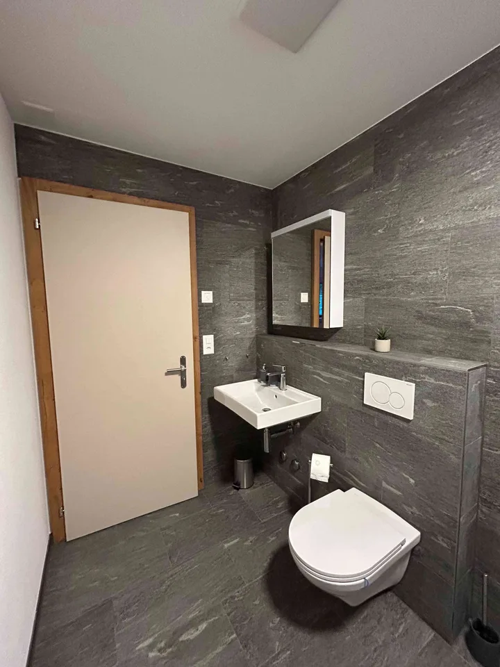Möbliertes Studio zu vermieten – Neubau 2025, sofort verfügbar!