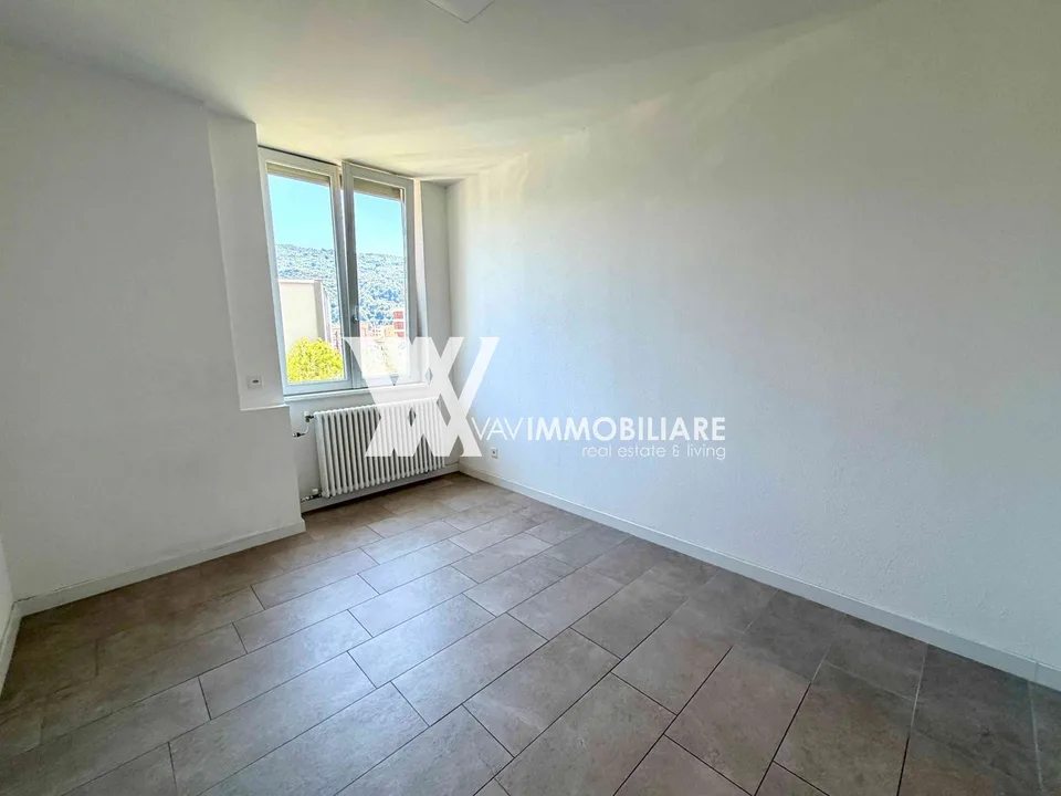 VACALLO: AMPIO 5 LOCALI – photo 6 sur 11