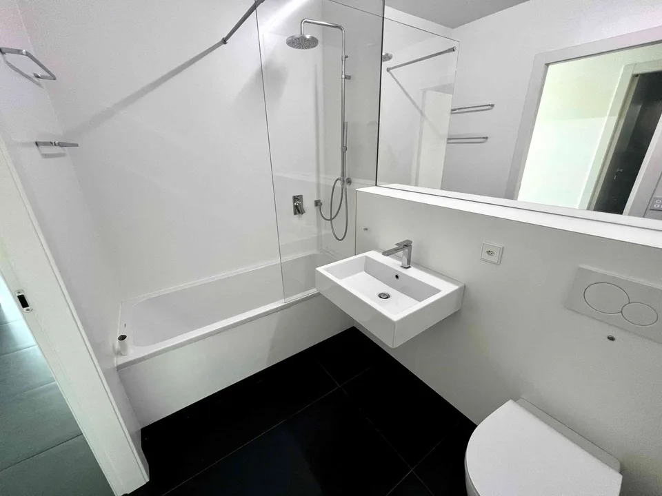 VACALLO: SPLENDIDO APPARTAMENTO CON RIFINITURE DI DESIGN – Foto 6 von 8