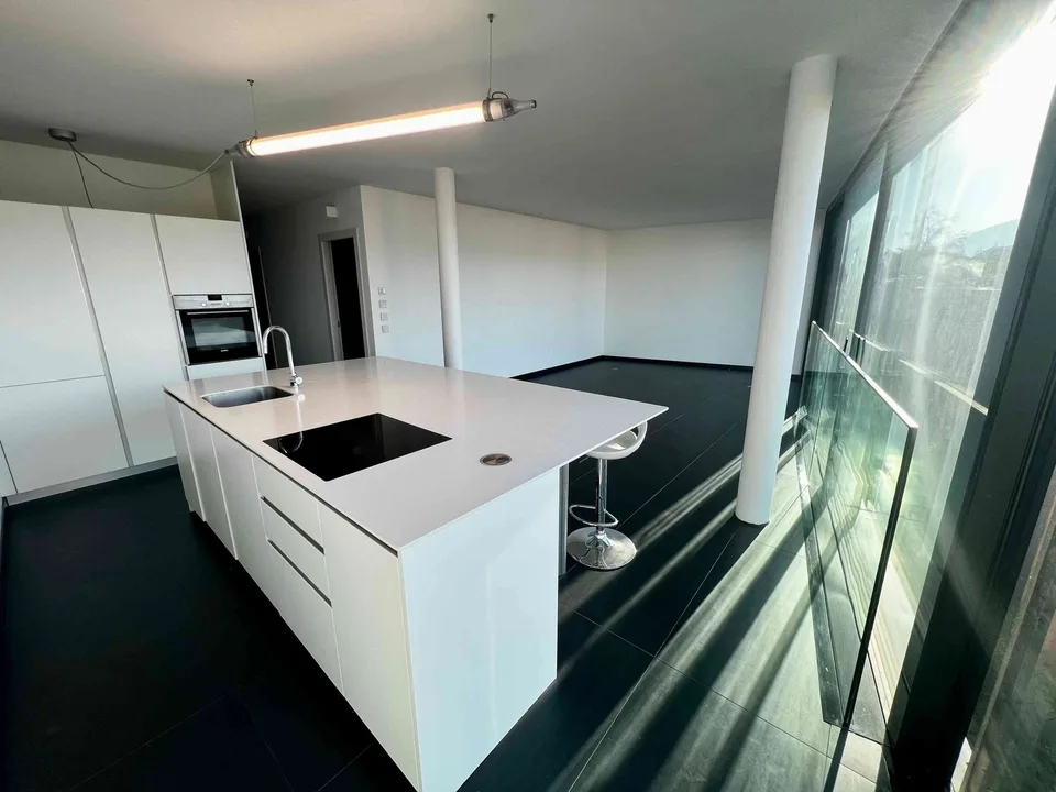 VACALLO: SPLENDIDO APPARTAMENTO CON RIFINITURE DI DESIGN