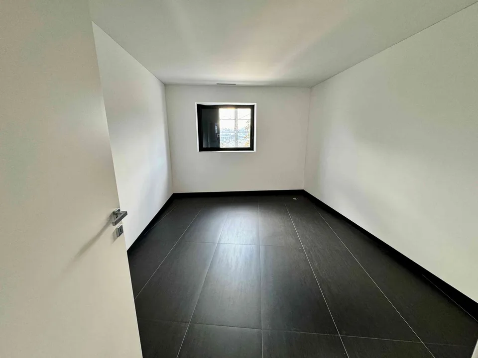 VACALLO: SPLENDIDO APPARTAMENTO CON RIFINITURE DI DESIGN