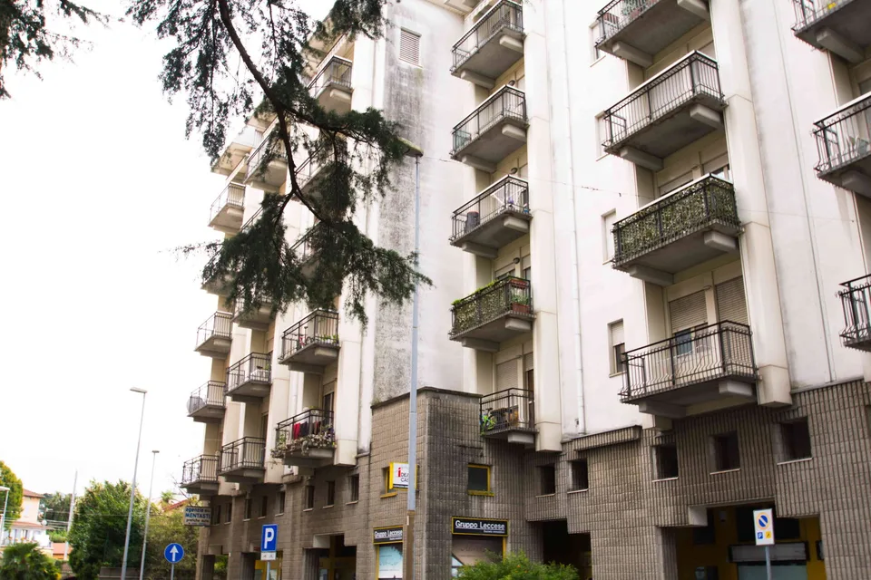 Geräumige, unmöblierte Wohnung zur Miete im Zentrum Luino