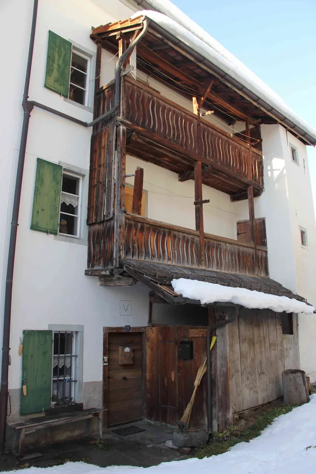 4 Zimmer Altbauwohnung