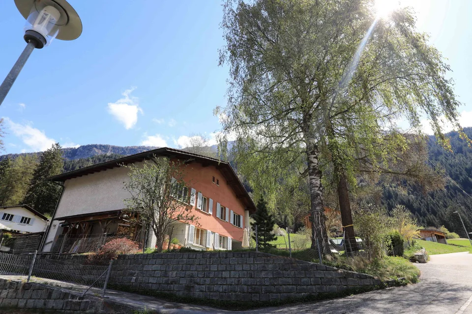 Hausteil 4 ½ Zi mitten in den Bergen