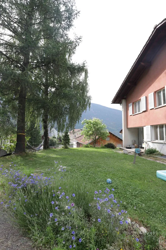 Hausteil 4 ½ Zi mitten in den Bergen