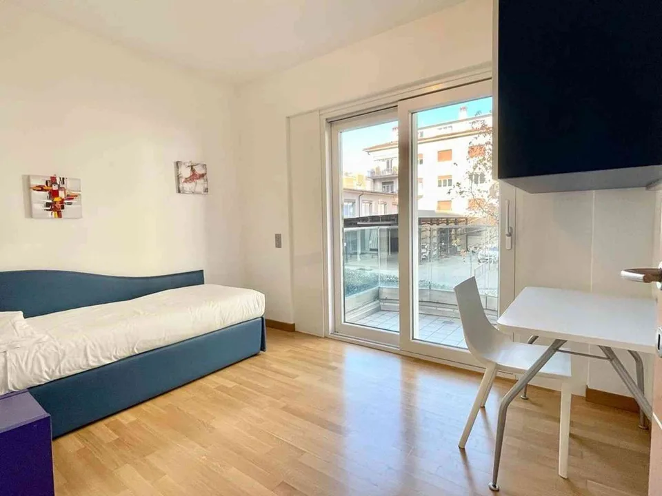 Moderne, barrierefreie 3.5-Zimmer-Wohnung mit Balkon und Parkplatz