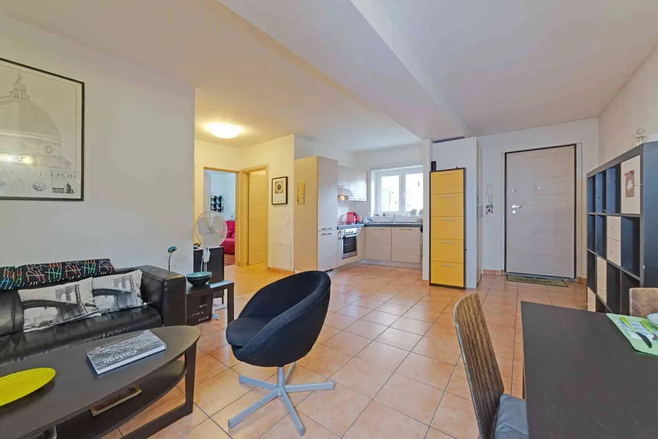 Helle 3.5-Zimmer-Wohnung im Hochparterre mit Balkon
