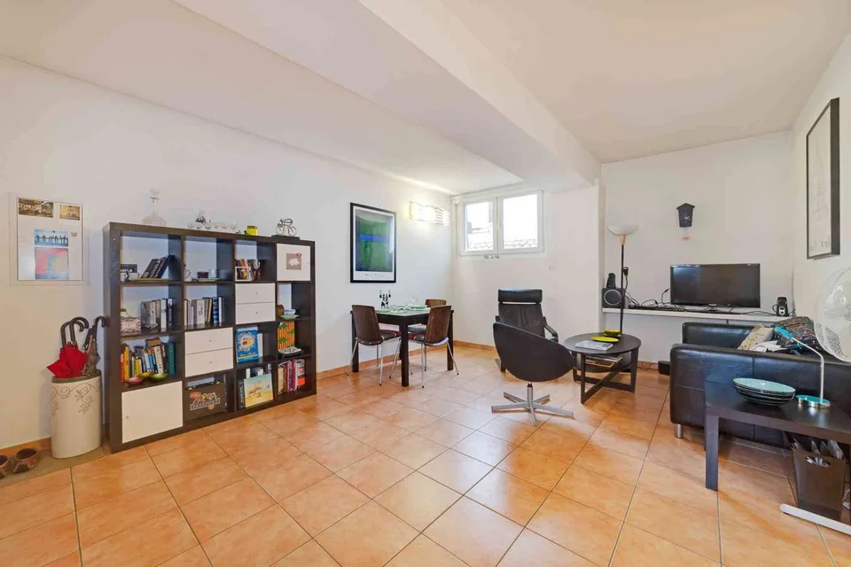 Helle 3.5-Zimmer-Wohnung im Hochparterre mit Balkon