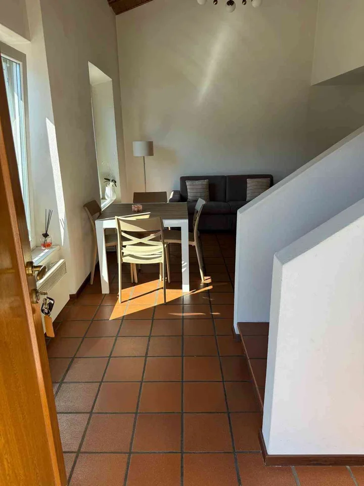 Klein, fein & direkt am See: 2.5 Zimmer Wohnung