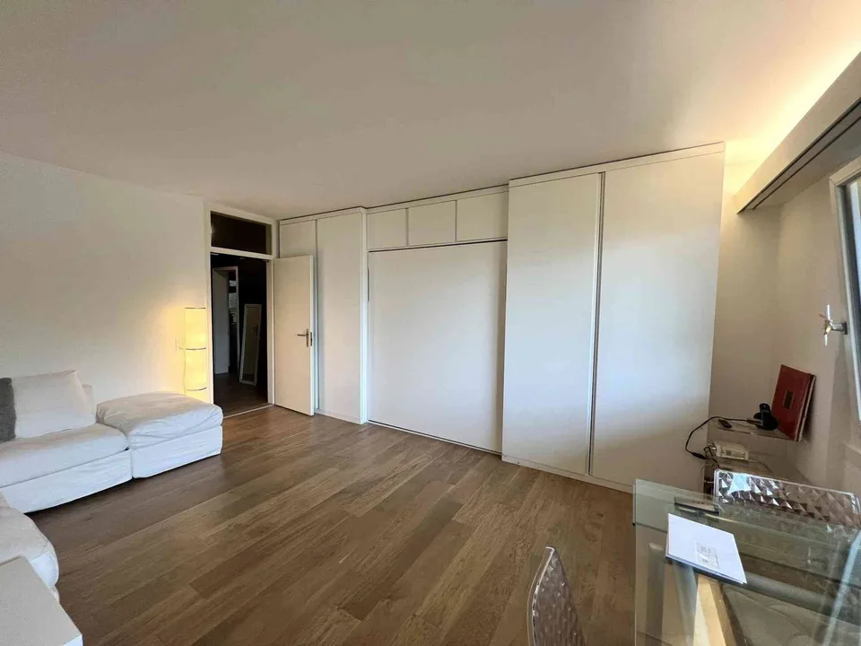 Moderne 1,5 Zimmer Erdgeschosswohnung in begehrter Lage von Lugano Cas