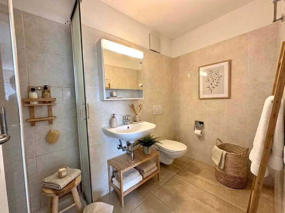 Gemütliche 2,5 Zimmer Wohnung mit Balkon und Parkplatz