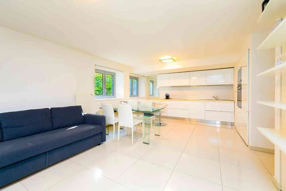 Helle 3.5-Zimmer-Wohnung mit herrlicher Aussicht und Garage in Lugano