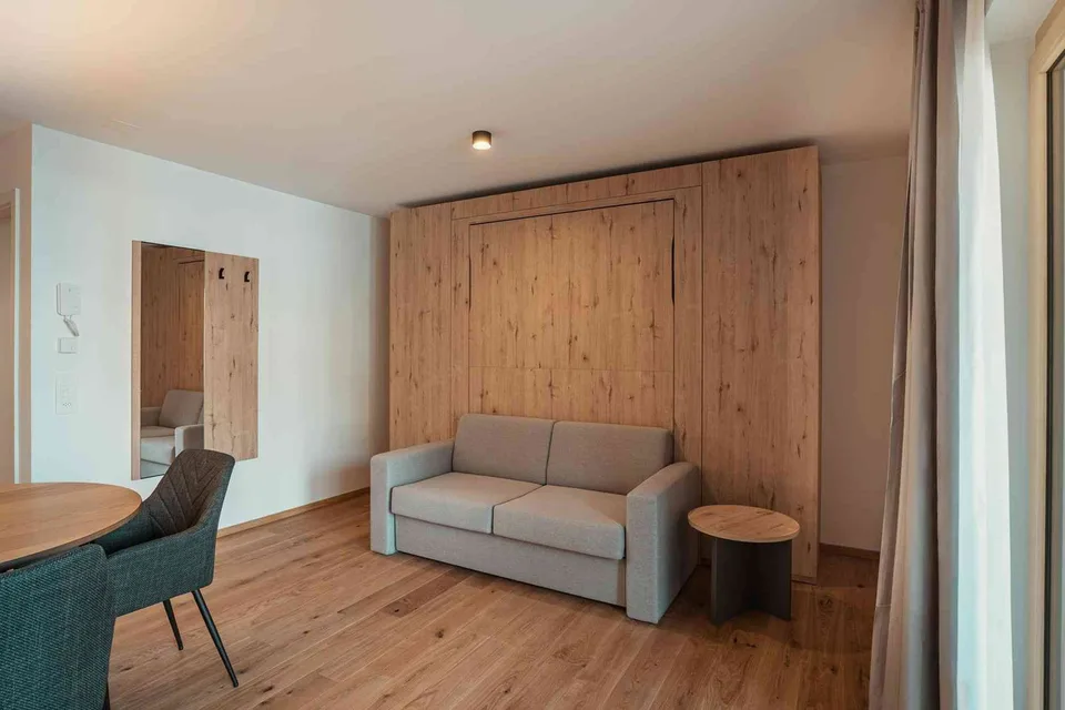 Neubau-Bijou in San Bernardino/Helles 1.5-Zimmer-Apartment mit Balkon