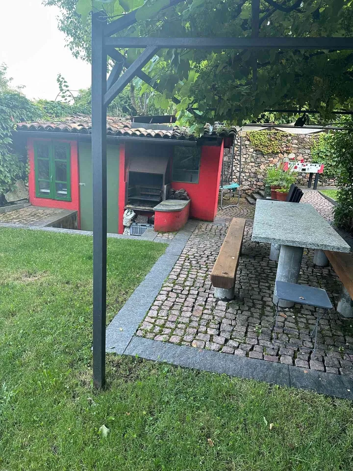 Casa con giardino a Carona