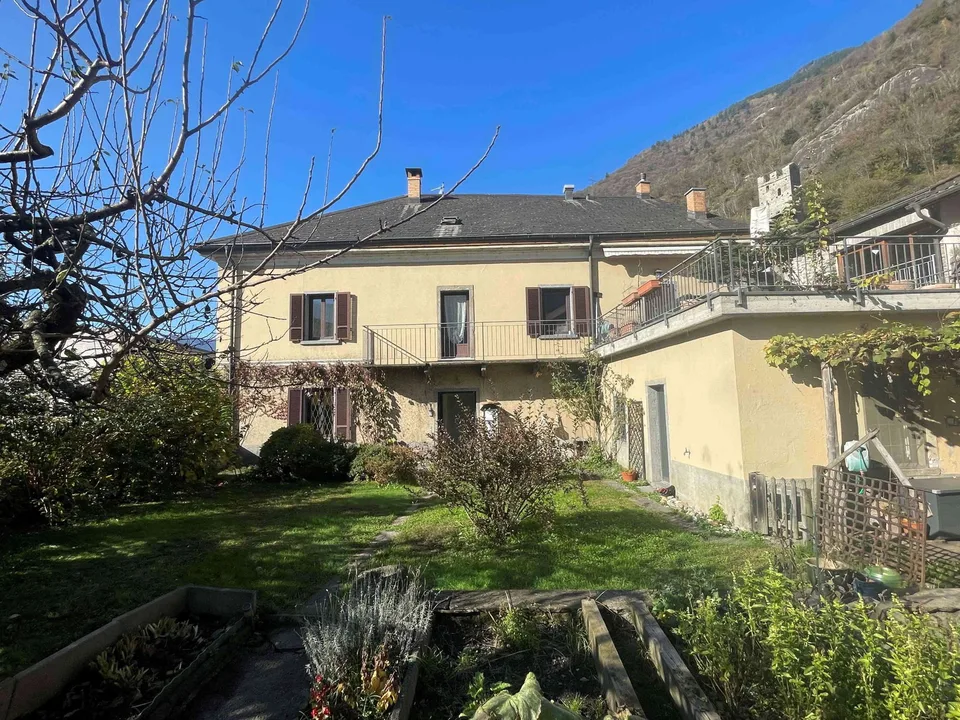 Mansarda 3.5 locali/Zimmer S. Vittore - Disponibile/Verfügbar
