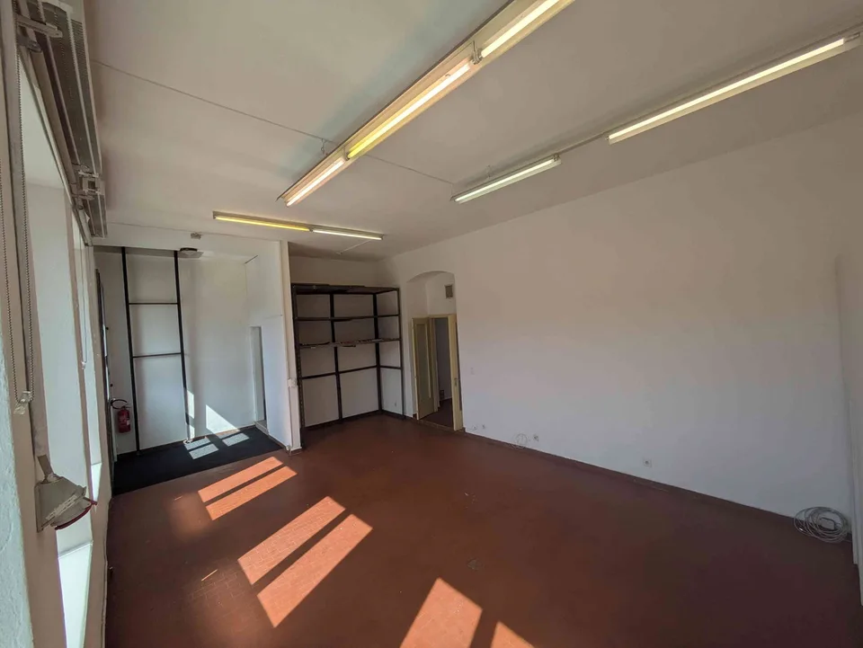 Spazio Commerciale / Ufficio / Magazzino a Ponte Tresa