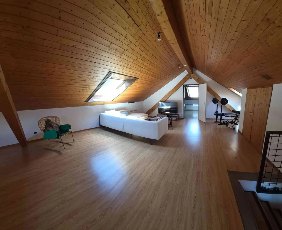 Splendido appartamento duplex 5.5 locali a Lodrino