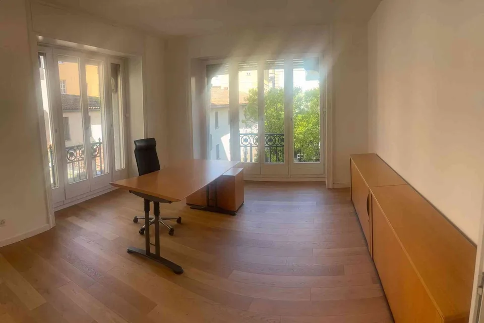Uffici disponibili in affitto a Lugano centro, fronte lago